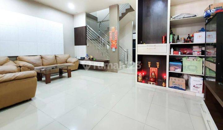 Rumah luas 3 lantai full furnish mewah danlokasi strategis