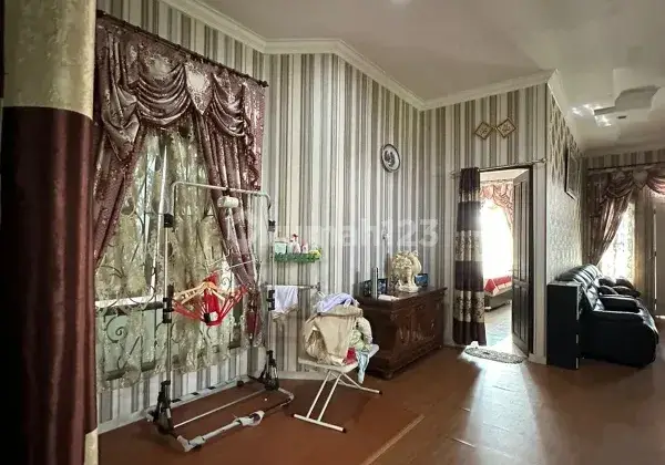 Rumah mewah 2 lantai full furnish daerah gatsu