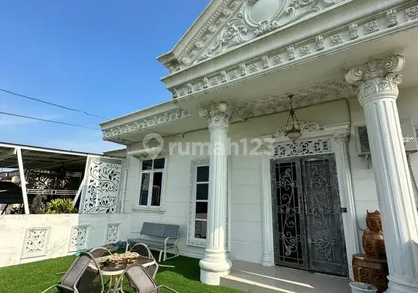 Rumah mewah 2 lantai full furnish daerah gatsu