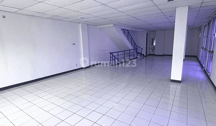 Disewakan Ruko Hoek Baru Renovasi, Cempaka Mas Jakarta Pusat 7
