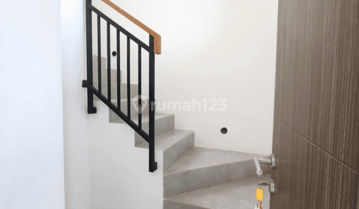 Sewa Rumah Usaha Garden House di Grand Wisata, Bekasi, Jawa Barat 9