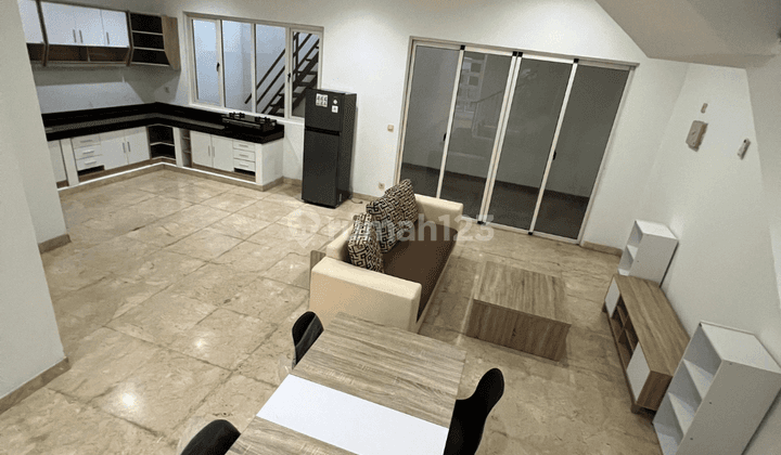 Disewakan Rumah Siap Huni Golf Residence Kemayoran, Jakarta Pusat 2