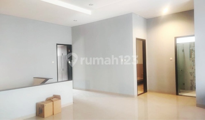 Nice 2 Story House Singgasana