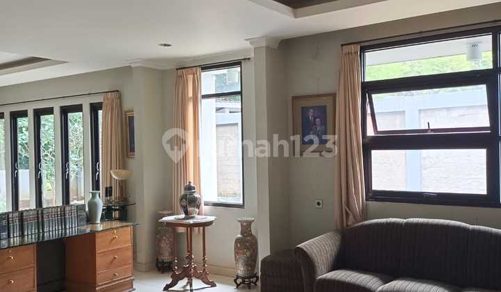 Rumah 2 Lantai Setra Indah