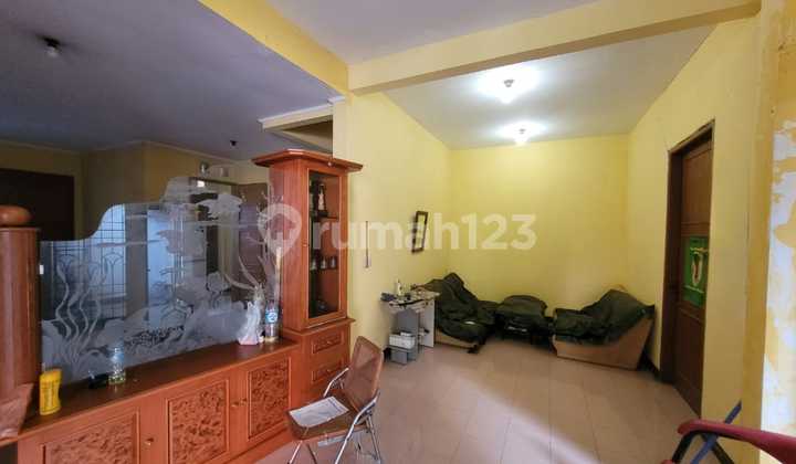 Rumah Lama 2 Lantai Setraduta 