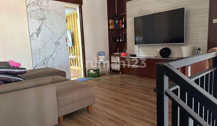 Rumah 2 Lantai TKI 2