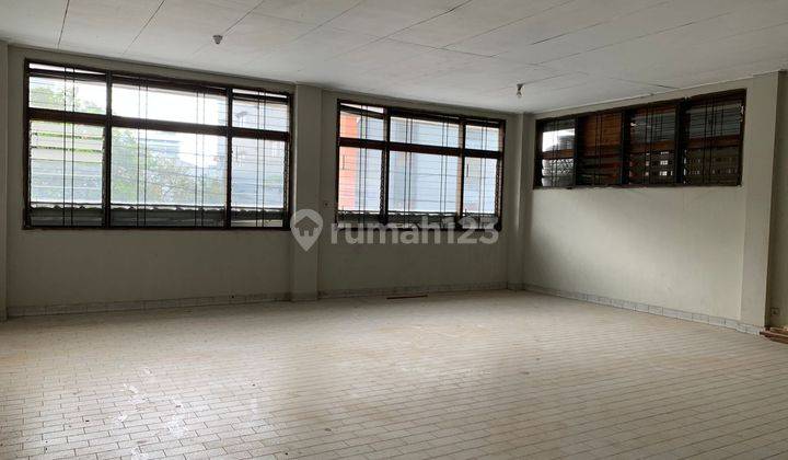 Rumah 2 Lantai Bagus Unfurnished SHM di Asia Afrika, Bandung 1