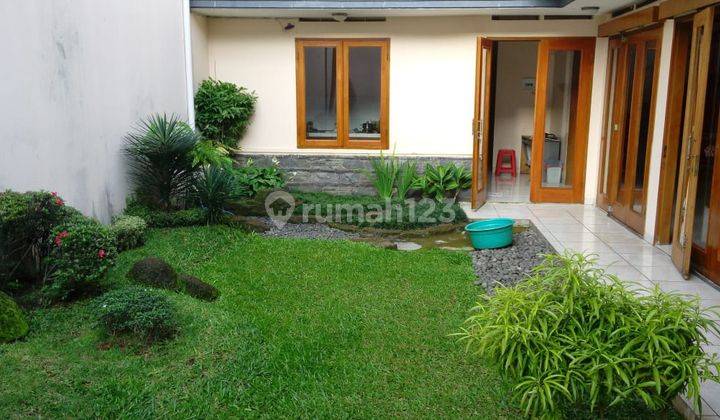 Rumah 2 Lantai Bagus Unfurnished SHM di Pajajaran, Bandung 1