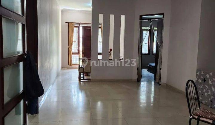 Rumah Bagus Semi Furnished SHM di Singgasana Pradana , Bandung 1