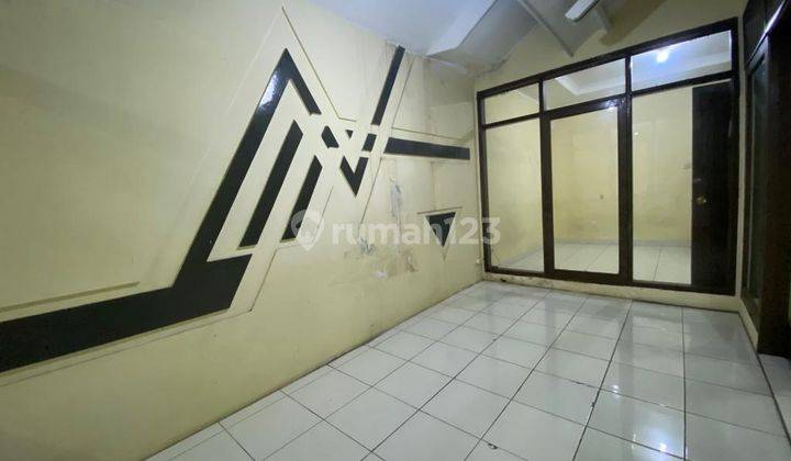 Rumah Bagus Unfurnished SHM di Singgasana Pradana , Bandung 1