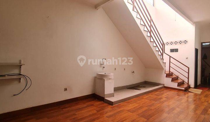 Rumah Bagus Semi Furnished SHM di Batununggal, Bandung 2