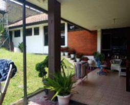 Rumah Bagus Unfurnished SHM di Setrasari, Bandung 1