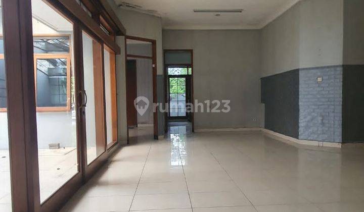 Rumah Bagus Unfurnished SHM di Singgasana Pradana, Bandung 1