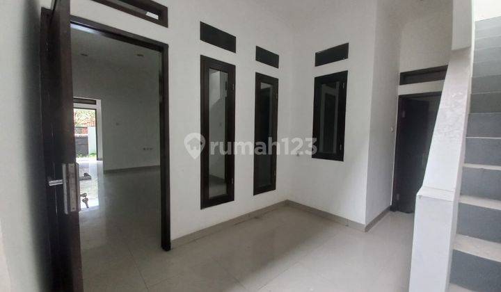 Rumah 2 Lantai Bagus Unfurnished SHM di Minimalis Siap Huni Daerah Turangga , Bandung 2