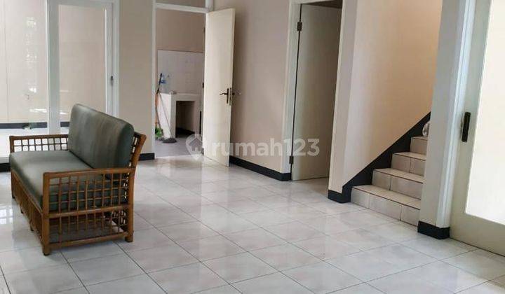 Rumah 2 Lantai Bagus Semi Furnished SHM di Mekar Wangi, Bandung 1