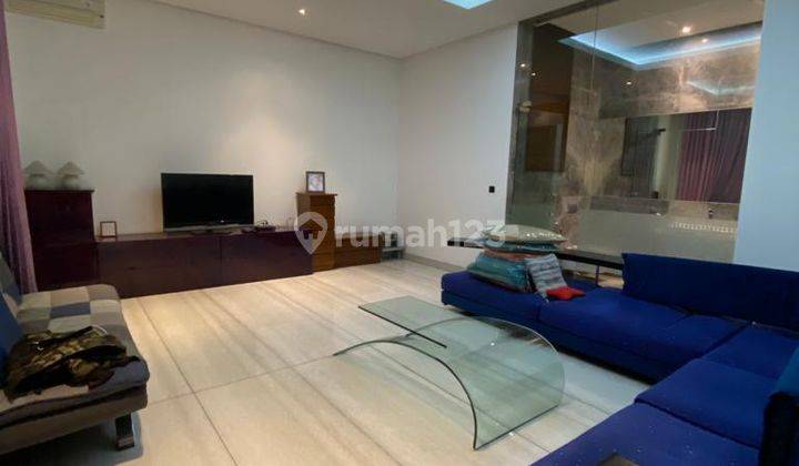 Rumah 3 Lantai Bagus Furnished SHM di Sayap Pasir Kaliki, Bandung 1