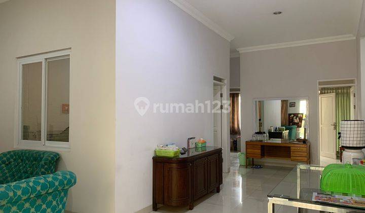 Rumah Bagus Semi Furnished SHM di Taman Holis Indah , Bandung 1