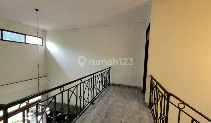 Rumah Bagus Unfurnished SHM di Surya Setra, Surya Sumantri, Bandung 2