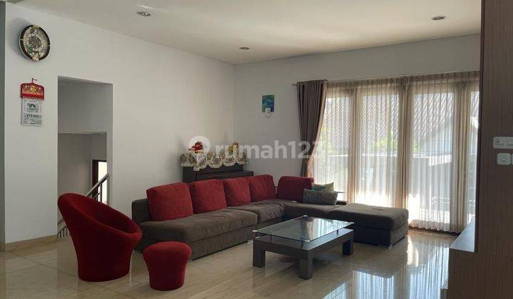 Rumah 2 Lantai Bagus Unfurnished SHM di Setrasari Raya, Bandung 1