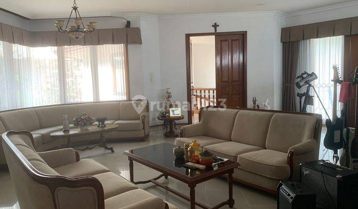 Rumah Bagus Furnished SHM di Dago, Bandung 1