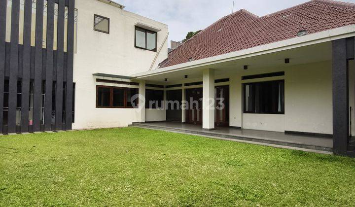 Rumah Bagus Furnished SHM di Sayap Burangrang, Bandung 1