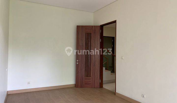 Rumah 3 Lantai Bagus Unfurnished SHM di Ciumbuleuit, Bandung 2