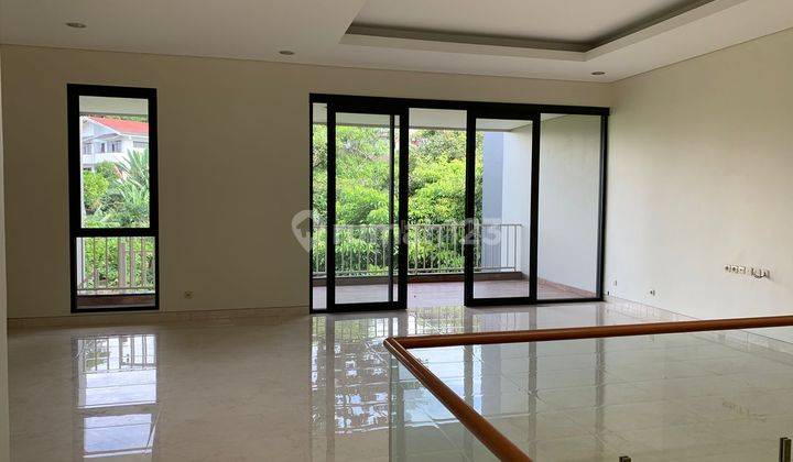 Rumah 3 Lantai Bagus Unfurnished SHM di Ciumbuleuit, Bandung 1