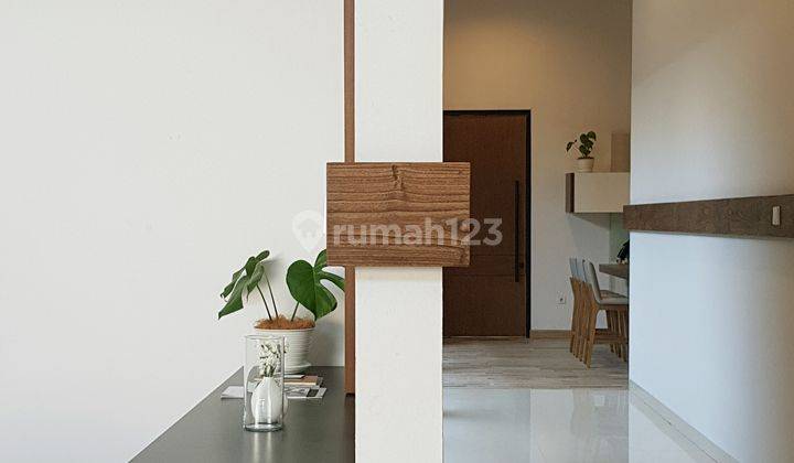 Rumah Bagus Unfurnished SHM di Cibolerang, Bandung 2