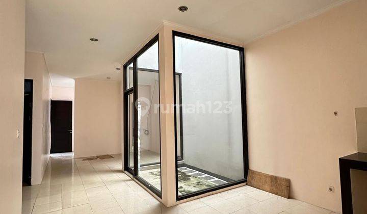 Rumah Bagus Unfurnished SHM di Taman Kopo Indah 3, Bandung 1