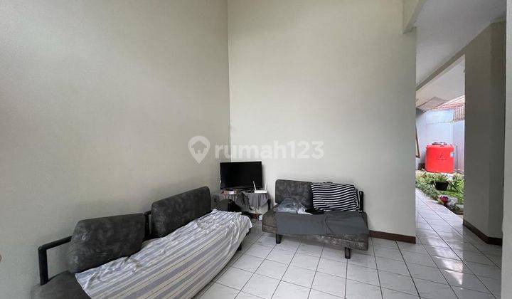 Rumah Bagus Unfurnished SHM di Setraduta, Bandung 1