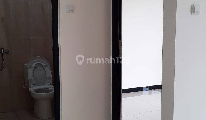 Rumah 2 Lantai Baru Unfurnished SHM di Bandung
, Bandung 1