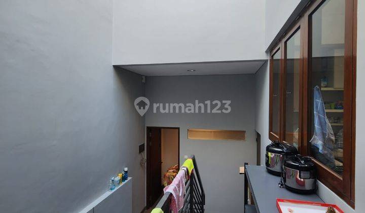 Rumah 2 Lantai Bagus Unfurnished SHM di Setrasari 
, Bandung 2