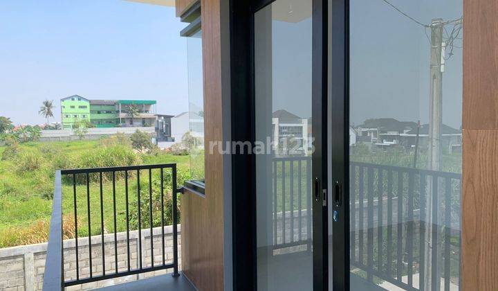 Rumah 2 Lantai Bagus Unfurnished SHM di Sayap Setraduta, Bandung 1