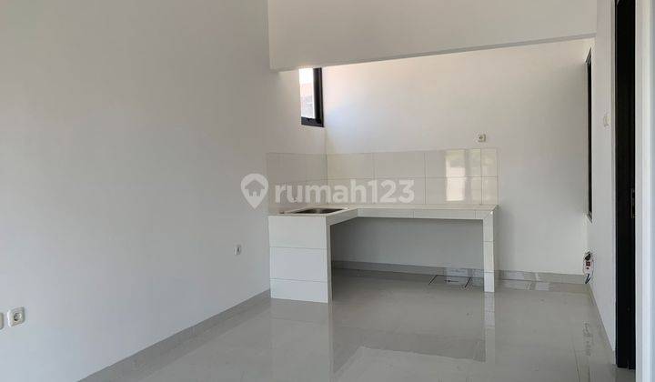 Rumah 2 Lantai Bagus Unfurnished SHM di Sayap Setraduta, Bandung 2