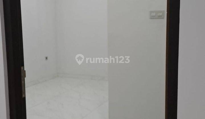 Rumah Bagus Unfurnished SHM di Sayap Sudirman, Bandung 2