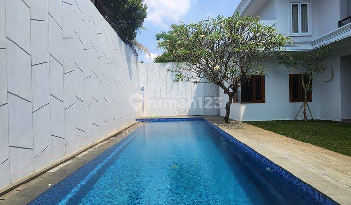 Rumah Luxury di Kemang Area Asri dan Tenang 1