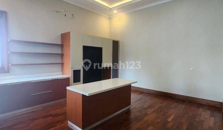 Rumah Luxury di Kemang Area Asri dan Tenang 2