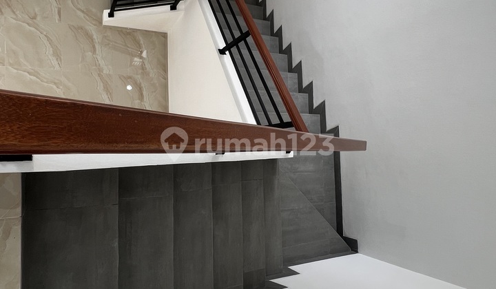 For Sale Second Hand House in Topaz Cluster, Pondok Hijau Golf 2