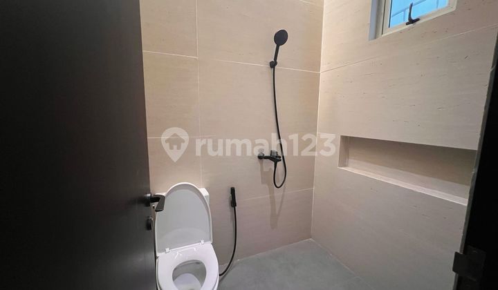 DIJUAL RUMAH MEWAH BANGUNAN MANDIRI DI SUTERA FERONIA ALAM SUTERA 2