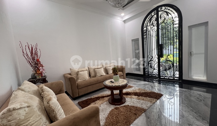  Rumah Kondisi Baru Bagus Nyaman Siap Huni 3 Lantai Bangunan Mandiri Lokasi Strategis Di Green Lake City 2