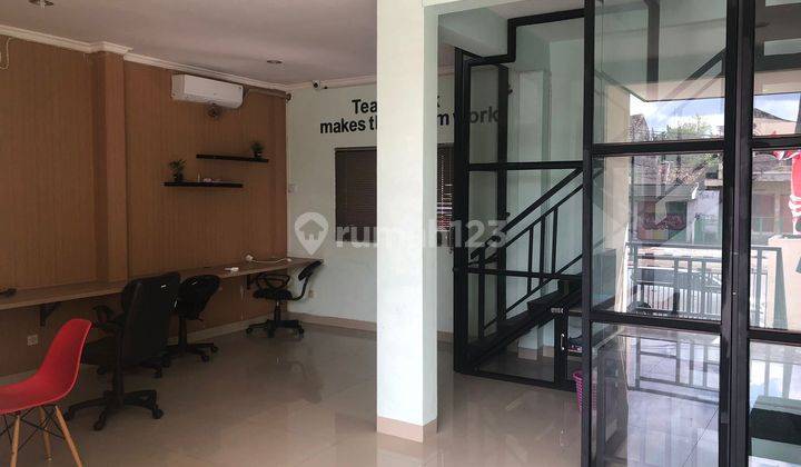 Ruko di Jalan ringroad selatan no 5,
Bantul DIY 100 m Bagus 3 lantai 3