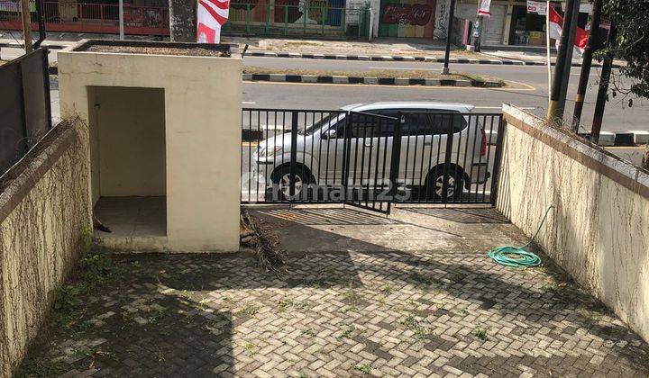 Ruko di Jalan ringroad selatan no 5,
Bantul DIY 100 m Bagus 3 lantai 2