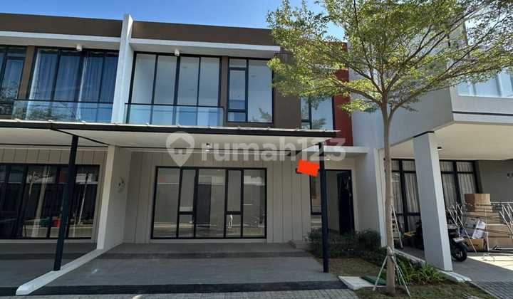 For quick sale: PIK 2 Millennial House, brand new, size 8x10m, 2 floors.