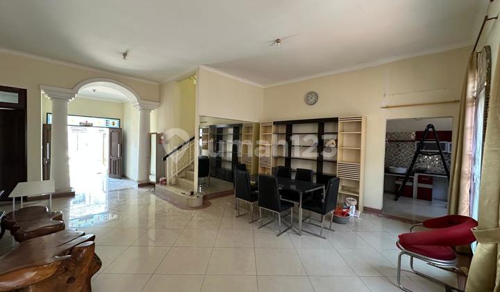 Disewakan atau Dijual Rumah Bgm Pik 12X23 2 Lantai Furnish 2