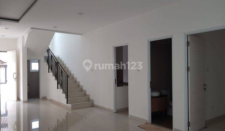 Dijual Rumah Cantik Puri Kencana Kembangan Jakarta Barat 3 Lantai 2