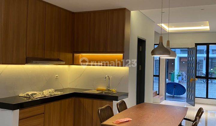 Dijual Rumah cantik minimalis 3 lt di bawah hg pasaran 8