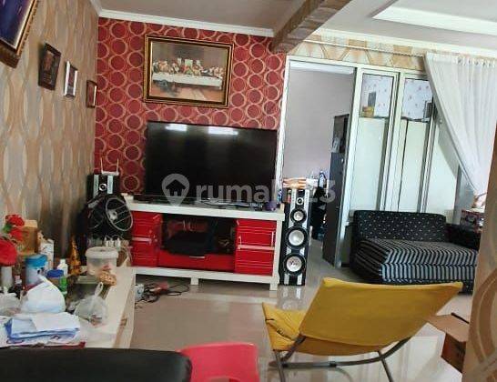 Dijual Cepat  dan Murah Rumah 2 lantai sudah Renov 2