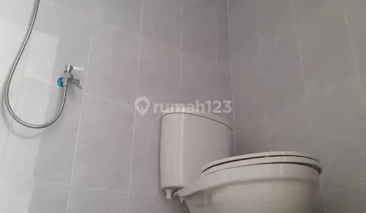 Rumah minimalis modern terbaru dekat dengan akses tol  7
