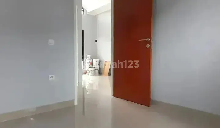 Rumah siap huni cibubur  shm Bebas banjir tidak dilalui sutet 6