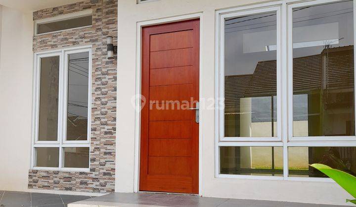 Rumah semi 2lantai lokasi dekat Exit Tol cimanggis Surat SHM 1